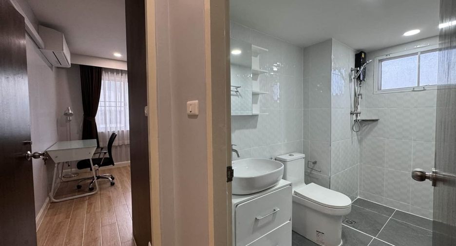 For rent 2 bedrooms condo in Bang Na, Bangkok