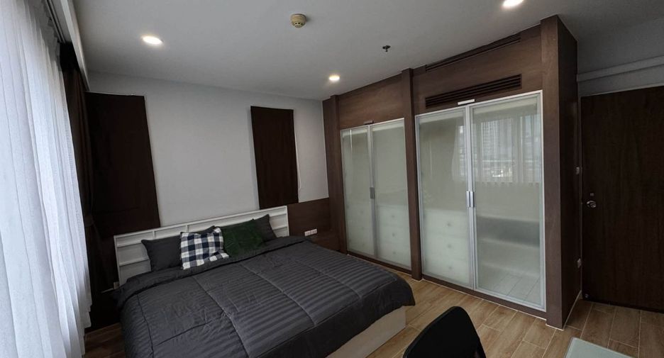 For rent 2 bedrooms condo in Bang Na, Bangkok