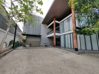 For sale retail Space in Phra Khanong, Bangkok