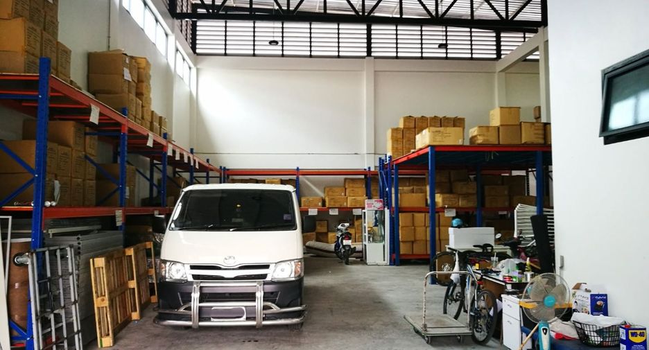 For sale retail Space in Phra Khanong, Bangkok