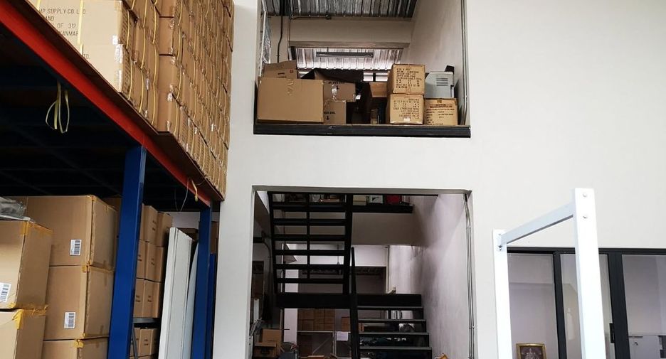 For sale retail Space in Phra Khanong, Bangkok