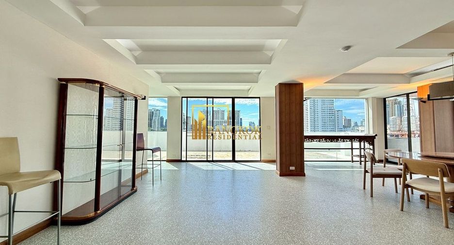 For rent 4 ベッドルーム apartment in Watthana, Bangkok