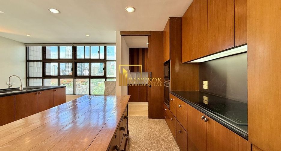 For rent 4 ベッドルーム apartment in Watthana, Bangkok