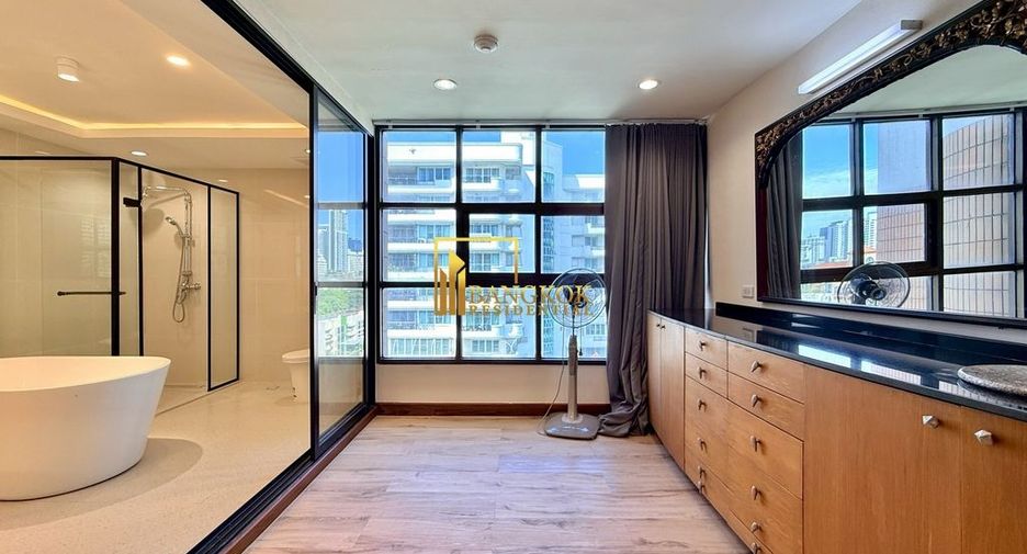 For rent 4 ベッドルーム apartment in Watthana, Bangkok