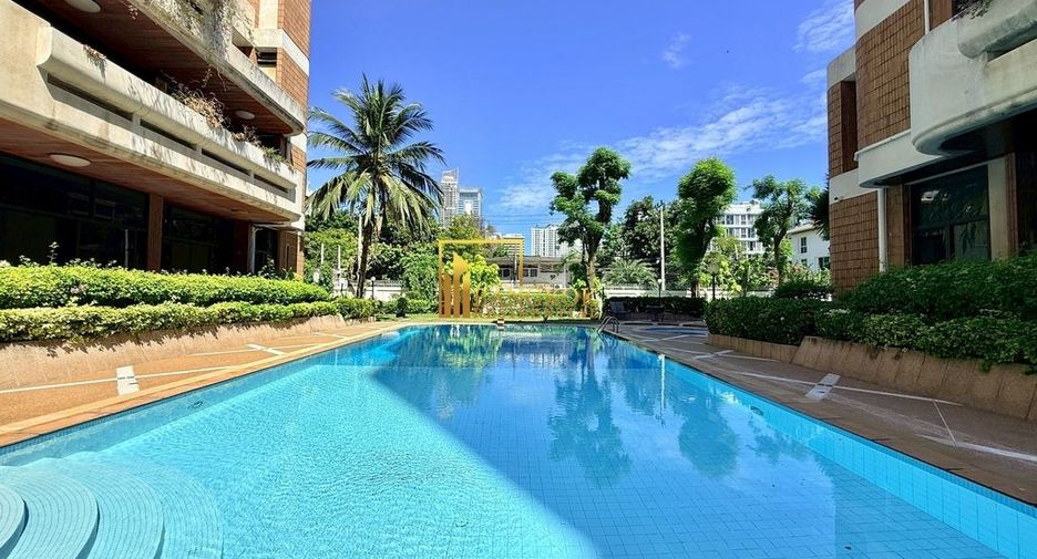 For rent 4 ベッドルーム apartment in Watthana, Bangkok