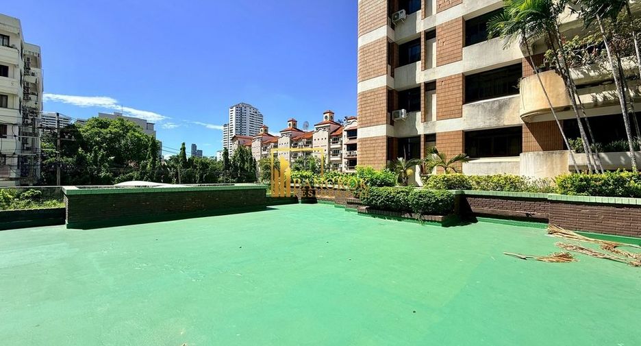 For rent 4 ベッドルーム apartment in Watthana, Bangkok