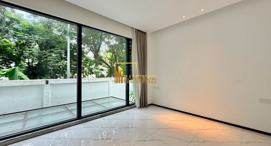 For rent 6 bedrooms house in Watthana, Bangkok