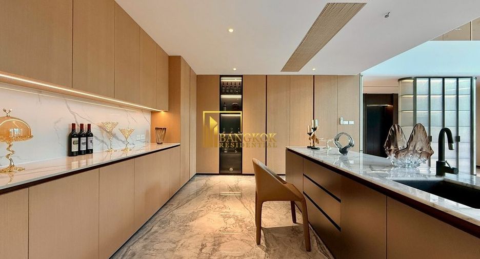 For rent 6 bedrooms house in Watthana, Bangkok