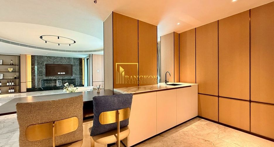 For rent 6 bedrooms house in Watthana, Bangkok