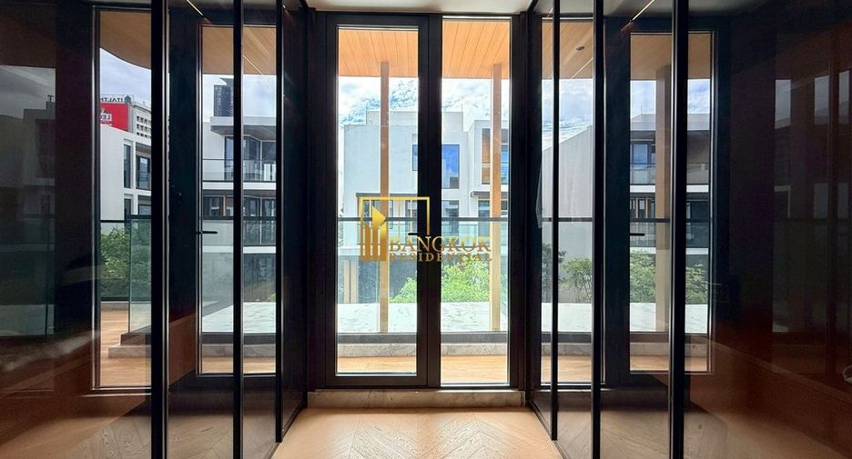 For rent 6 bedrooms house in Watthana, Bangkok