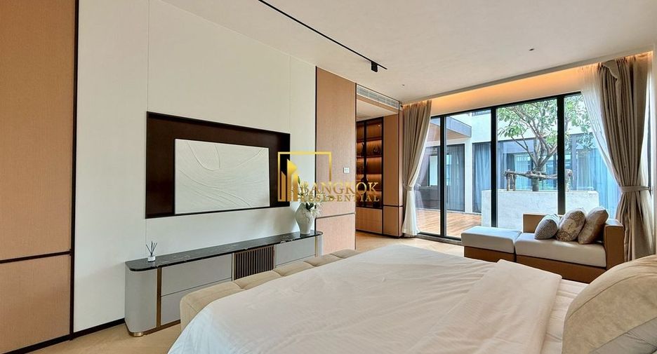 For rent 6 bedrooms house in Watthana, Bangkok