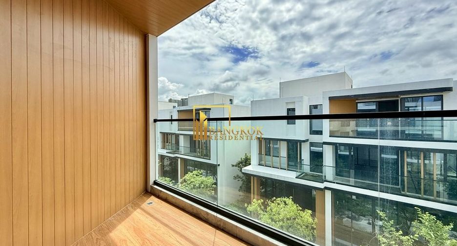 For rent 6 bedrooms house in Watthana, Bangkok