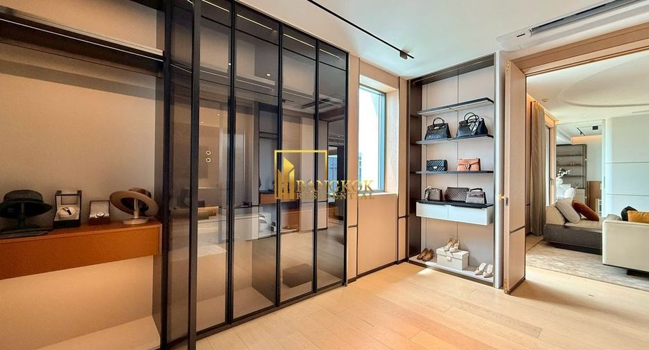 For rent 6 bedrooms house in Watthana, Bangkok