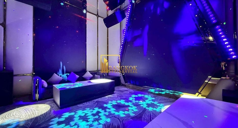 For rent 6 bedrooms house in Watthana, Bangkok