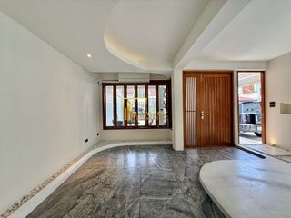 Аренда 5 спальни таунхаус в Щаттхана, Бангкок