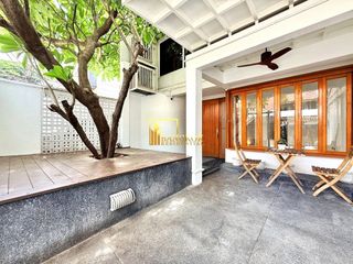 Reihenhaus zur Miete mit 5 Zimmer in Watthana, Bangkok
