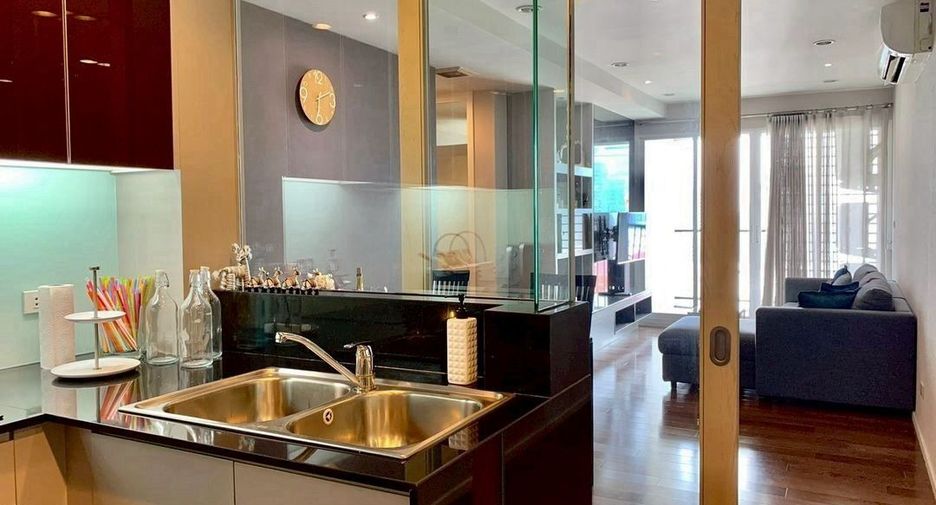 À louer 2 chambres condo à Watthana, Bangkok