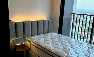 For rent and for sale 2 bedrooms condo in Watthana, Bangkok