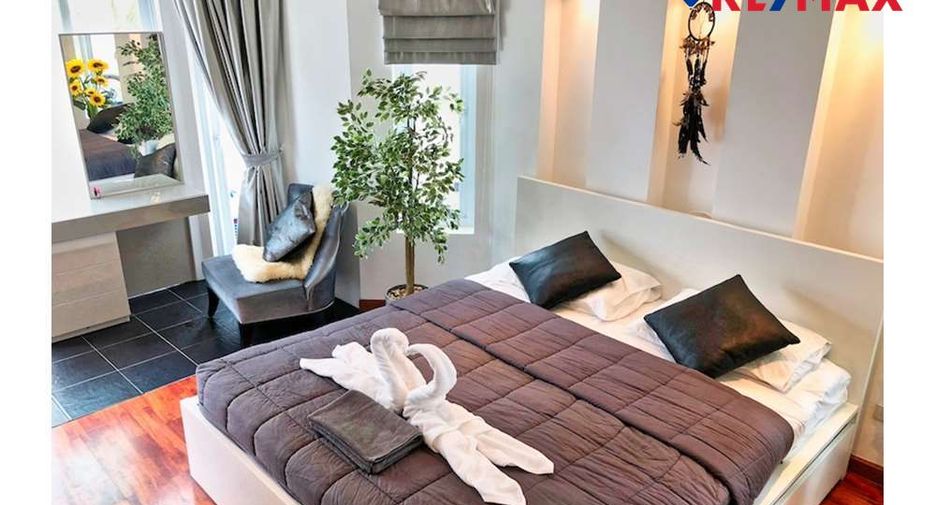 Casa en venta de 6 habitaciones en Bang Lamung, Chonburi