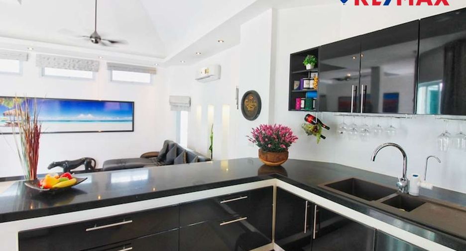 Casa en venta de 6 habitaciones en Bang Lamung, Chonburi