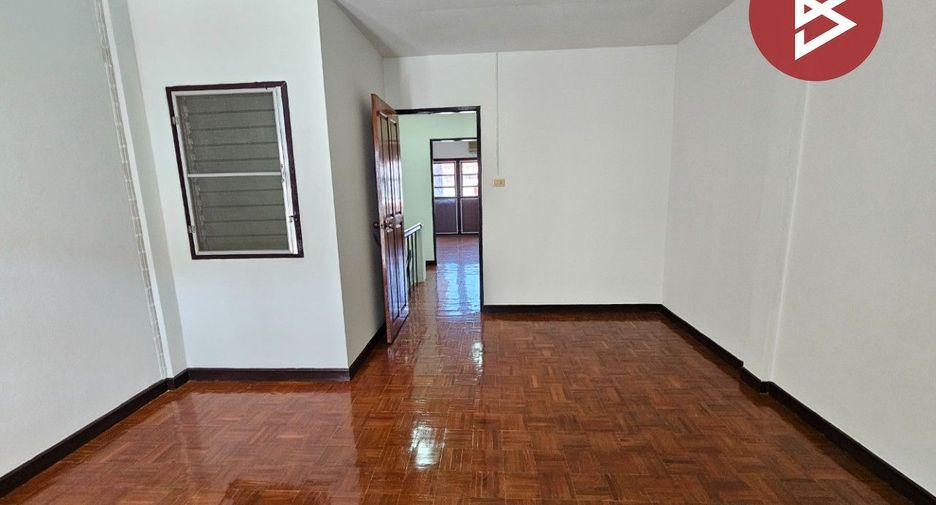 出售 2 卧室 联排别墅 在 Mueang Chon Buri, Chon Buri