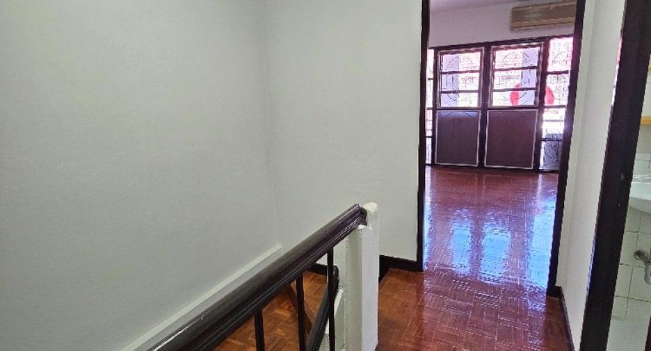 出售 2 卧室 联排别墅 在 Mueang Chon Buri, Chon Buri
