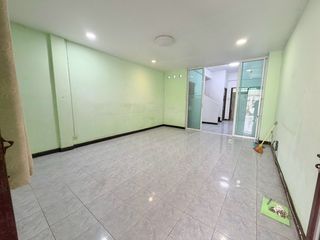 À vendre 3 chambres maison de ville à Mueang Nonthaburi, Nonthaburi