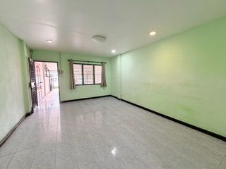 For sale 3 bedrooms townhouse in Mueang Nonthaburi, Nonthaburi