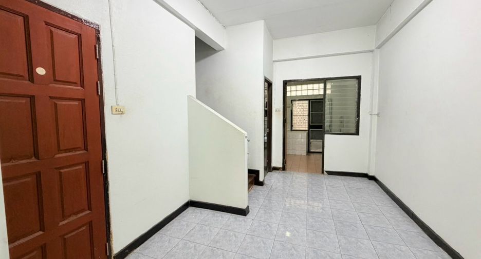 À vendre 3 chambres maison de ville à Mueang Nonthaburi, Nonthaburi