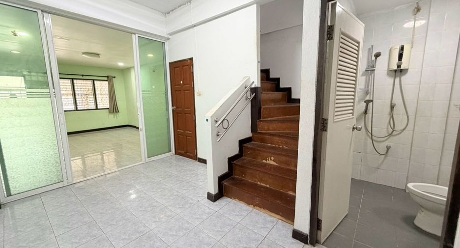 À vendre 3 chambres maison de ville à Mueang Nonthaburi, Nonthaburi
