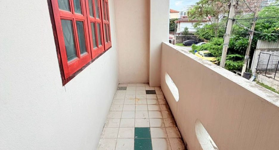 À vendre 3 chambres maison de ville à Mueang Nonthaburi, Nonthaburi