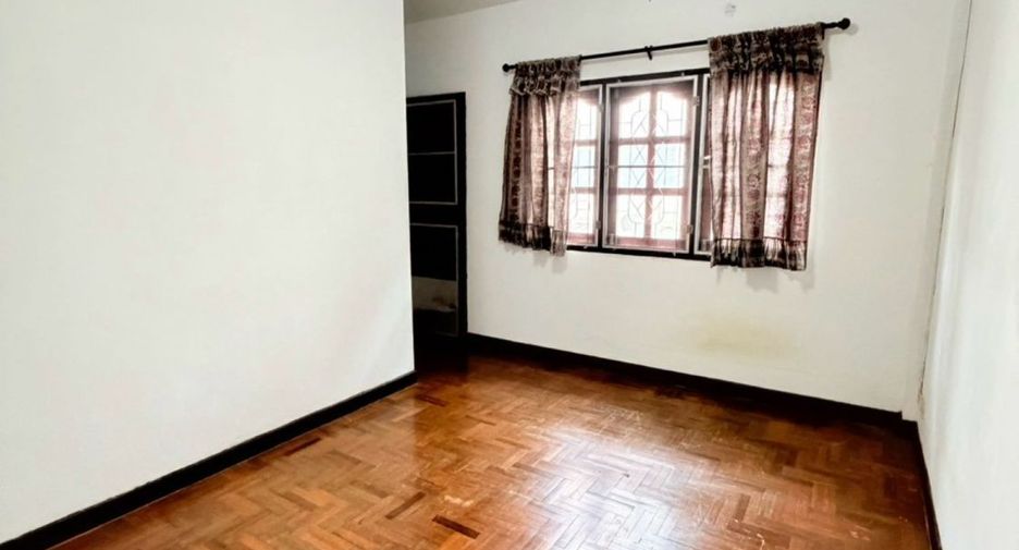 À vendre 3 chambres maison de ville à Mueang Nonthaburi, Nonthaburi