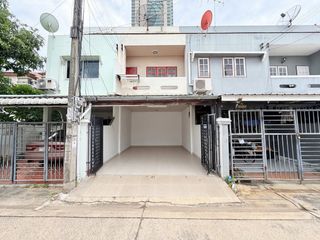 For sale 3 bedrooms townhouse in Mueang Nonthaburi, Nonthaburi