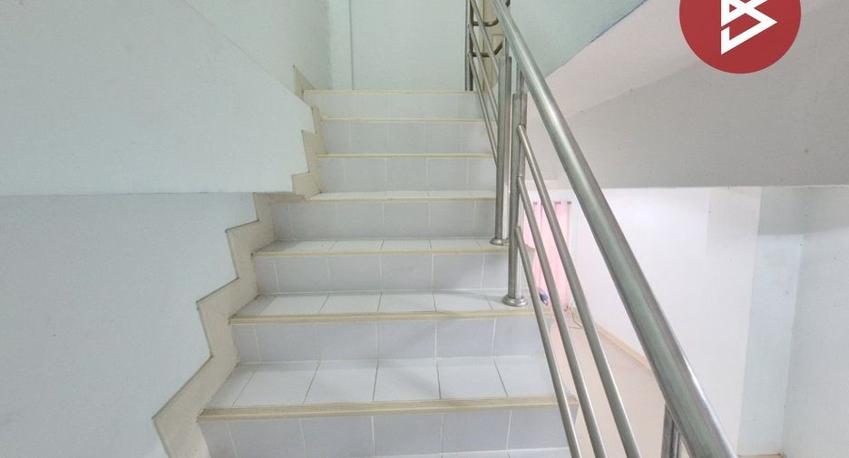 Casa adosada en venta de 2 habitaciones en Bang Sao Thong, Samut Prakan