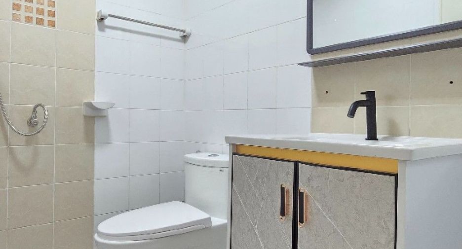 À vendre 3 chambres maison de ville à Bang Phli, Samut Prakan