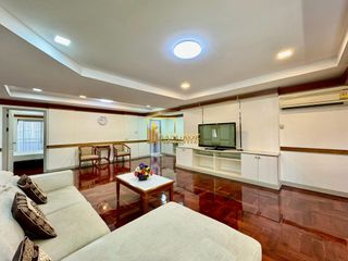 Apartamento en alquiler de 3 habitaciones en Watthana, Bangkok
