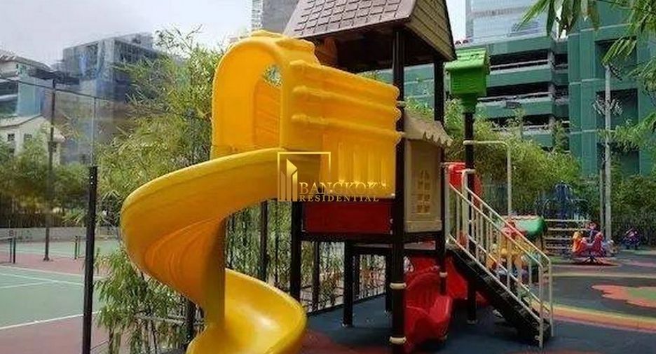 Condo en alquiler y en venta de 3 habitaciones en Sathon, Bangkok