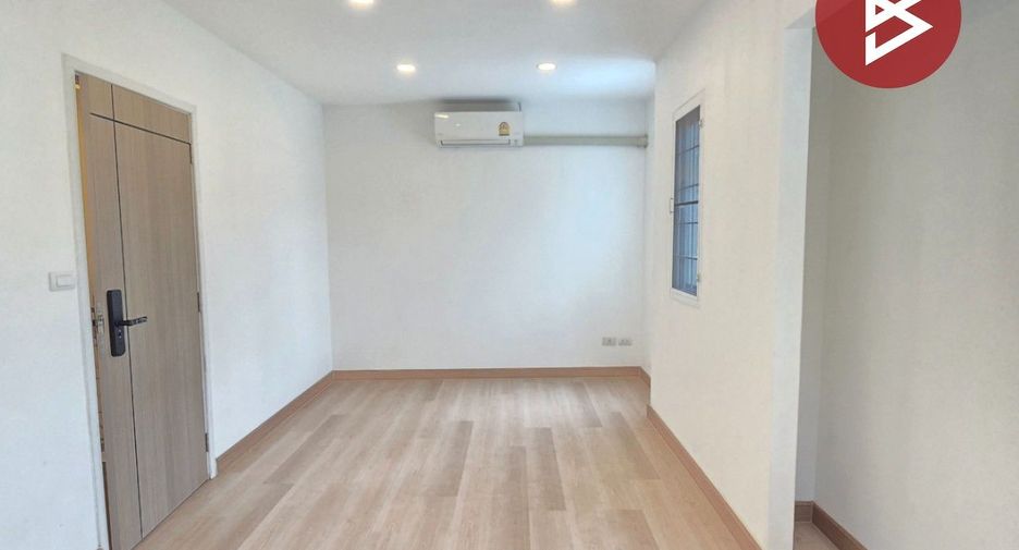 For sale 2 bedrooms townhouse in Pak Kret, Nonthaburi