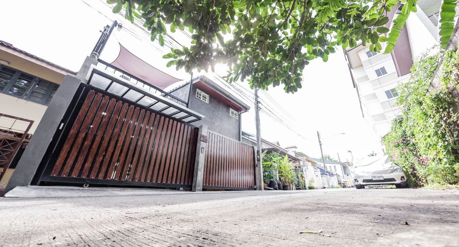 For rent 3 bedrooms house in Mueang Chiang Mai, Chiang Mai
