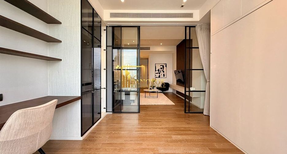 For rent 2 bedrooms condo in Pathum Wan, Bangkok