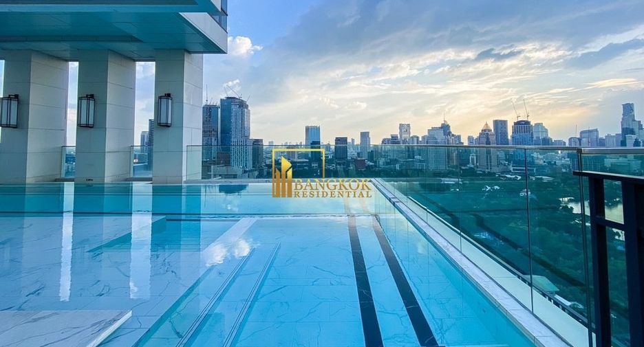 For rent 2 bedrooms condo in Pathum Wan, Bangkok