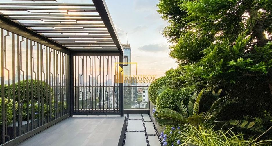 For rent 2 bedrooms condo in Pathum Wan, Bangkok