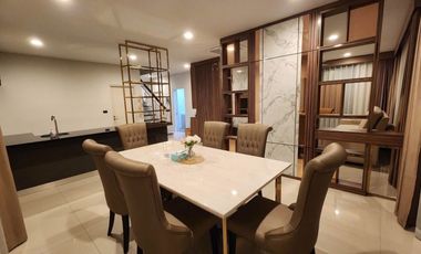 Casa en alquiler de 4 habitaciones en Bang Kapi, Bangkok