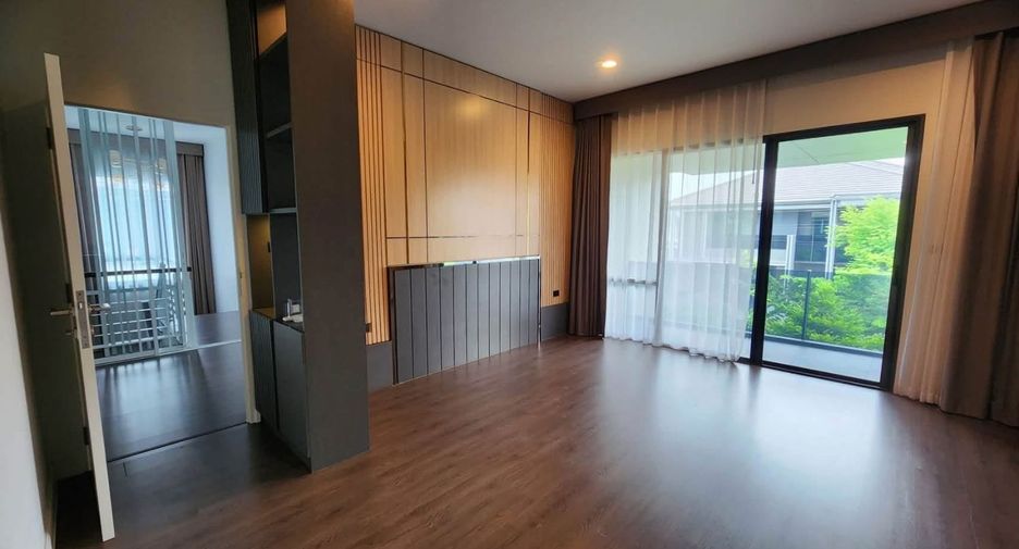 For rent 4 ベッドルーム house in Bang Kapi, Bangkok