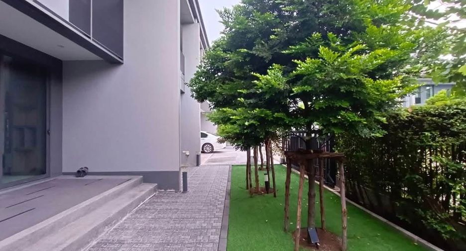 For rent 4 ベッドルーム house in Bang Kapi, Bangkok