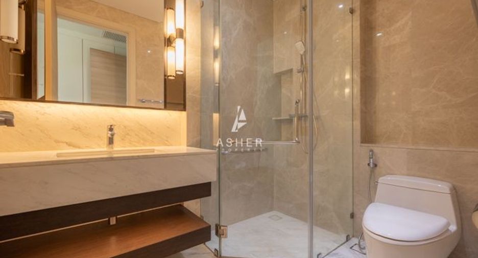 For rent 2 bedrooms condo in Pathum Wan, Bangkok