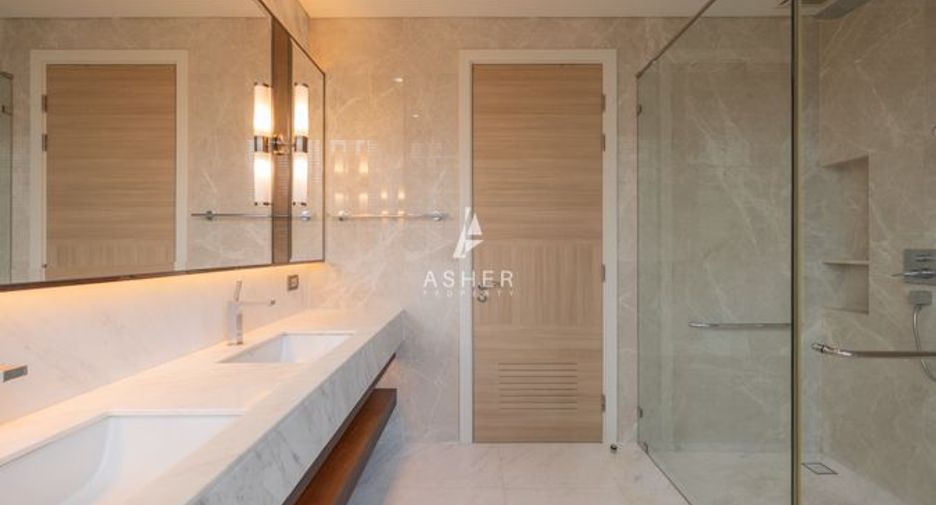 For rent 2 bedrooms condo in Pathum Wan, Bangkok
