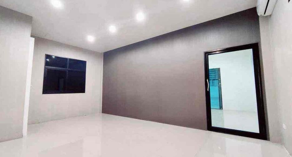 For rent 2 ベッドルーム retail Space in Lam Luk Ka, Pathum Thani