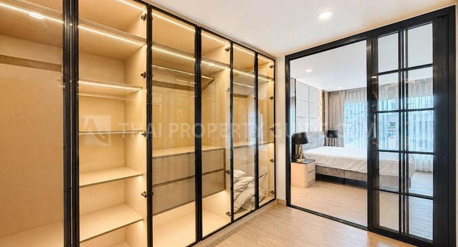 For rent 3 bedrooms condo in Pathum Wan, Bangkok