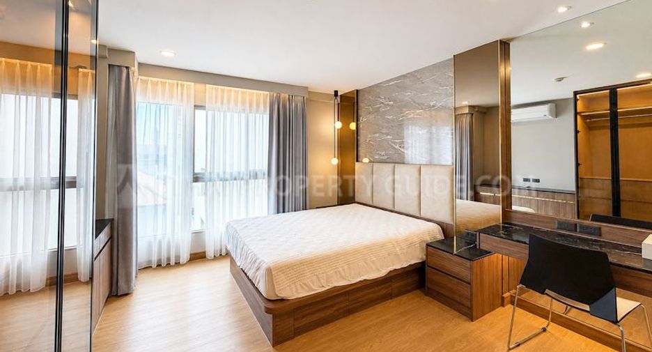 For rent 3 bedrooms condo in Pathum Wan, Bangkok